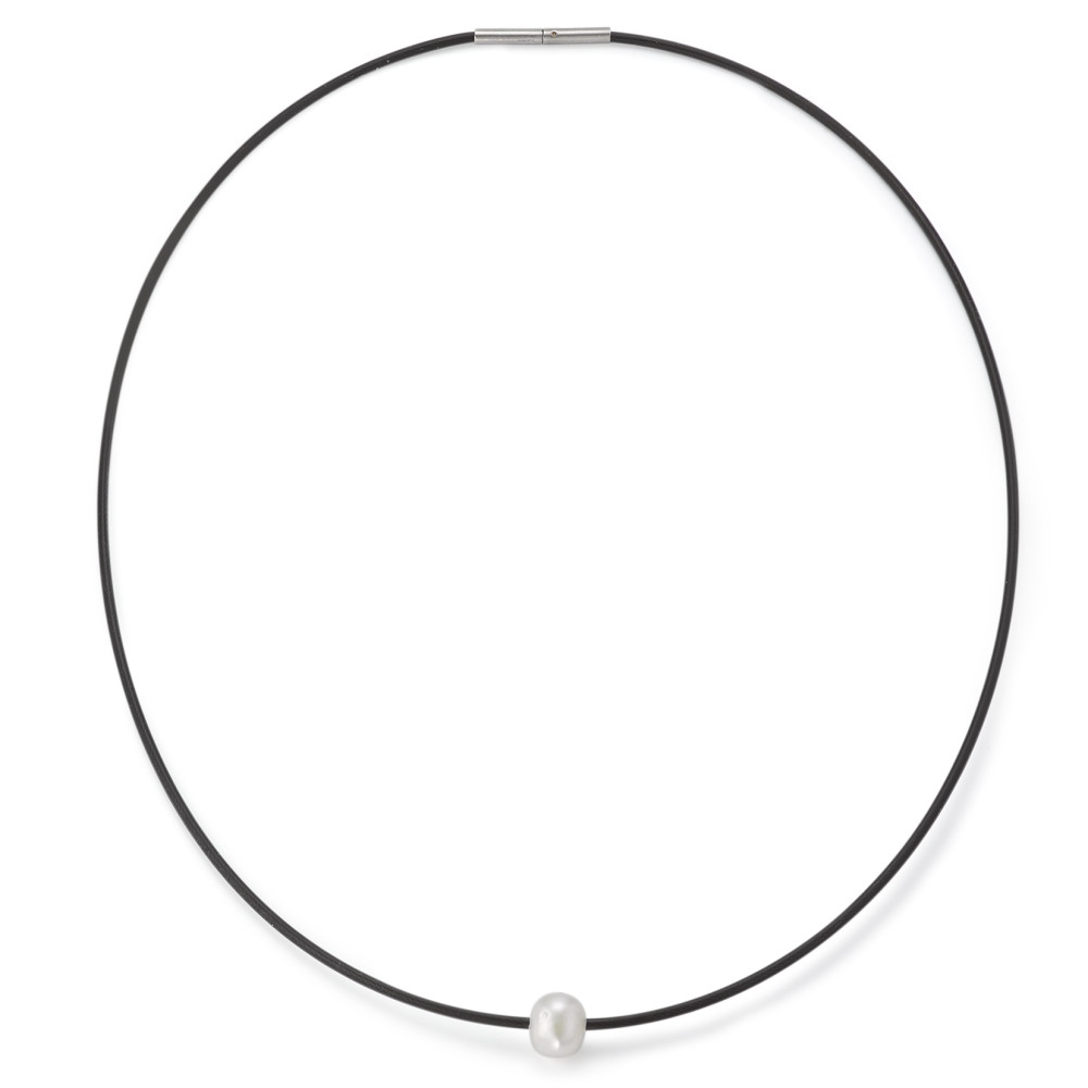 Collier Elegantes Damen-Collier aus schwarzem Kautschuk mit einem dezenten Edelstahlverschluss. Das Highlight bildet eine einzelne, edle Perle, die dem Schmuckstück zeitlosen Charme verleiht. Perfekt für einen modernen und zugleich schlichten Look zu jedem Anlass. T-015.03PW01.40
