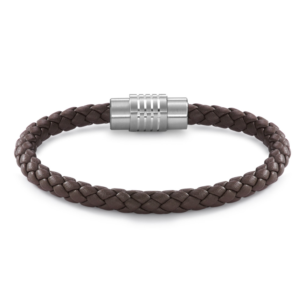 Armband Dieses Herrenarmband verbindet robustes Edelstahl mit hochwertigem, geflochtenem Leder. Das klassische Design sorgt für einen maskulinen Look, der sich vielseitig kombinieren lässt. Ein leichter Magnetverschluss garantiert einfachen Tragekomfort und sicheren Halt im Alltag. 026.3300.D53.20
