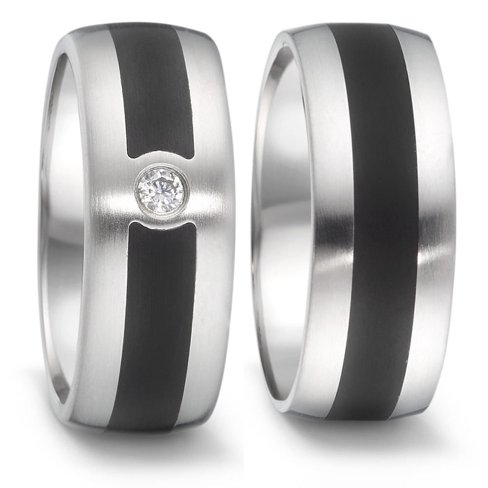 Partnerring Eleganter Damen-Partnerring aus hochwertigem Edelstahl mit edlem Keramik-Inlay. Veredelt wird das Design durch einen funkelnden Diamanten in der Mitte. Zeitloses, modernes Schmuckstück für besondere Verbundenheit und stilbewusstes Tragen im Alltag. 064.2617.D51.XX