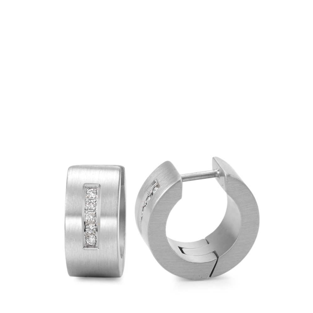 Klappcreolen Elegante Damen Klappcreolen aus hochwertigem Edelstahl mit einer Reihe funkelnder Diamanten. Das moderne, mattierte Design macht diese Creolen zum perfekten Begleiter für jeden Anlass. Zeitloser Schmuck, der Stil und Raffinesse gekonnt vereint. 039.10P01.00