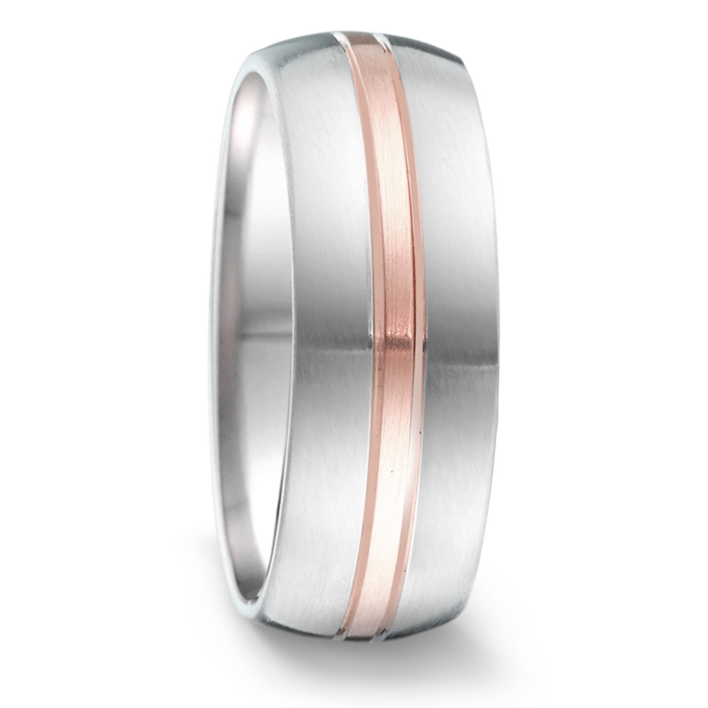 Partnerring Dieser stilvolle Ring aus der Partnerring Kollektion Tamor von TeNo vereint symbolische Bedeutung und individuellen Stil. Das fein mattierte Edelstahl-Finish wird durch einen schmalen Streifen aus edlem Roségold unterbrochen, der dem Ring einen subtilen, aber dennoch markanten Akzent verleiht. Designed und made in Germany ist dieser Ring ein perfekter Begleiter für den modernen Lifestyle und fügt sich nahtlos in alltägliche Outfits ein, um jedem Look das gewisse Extra zu verleihen. 068.2600.D50RG.XX