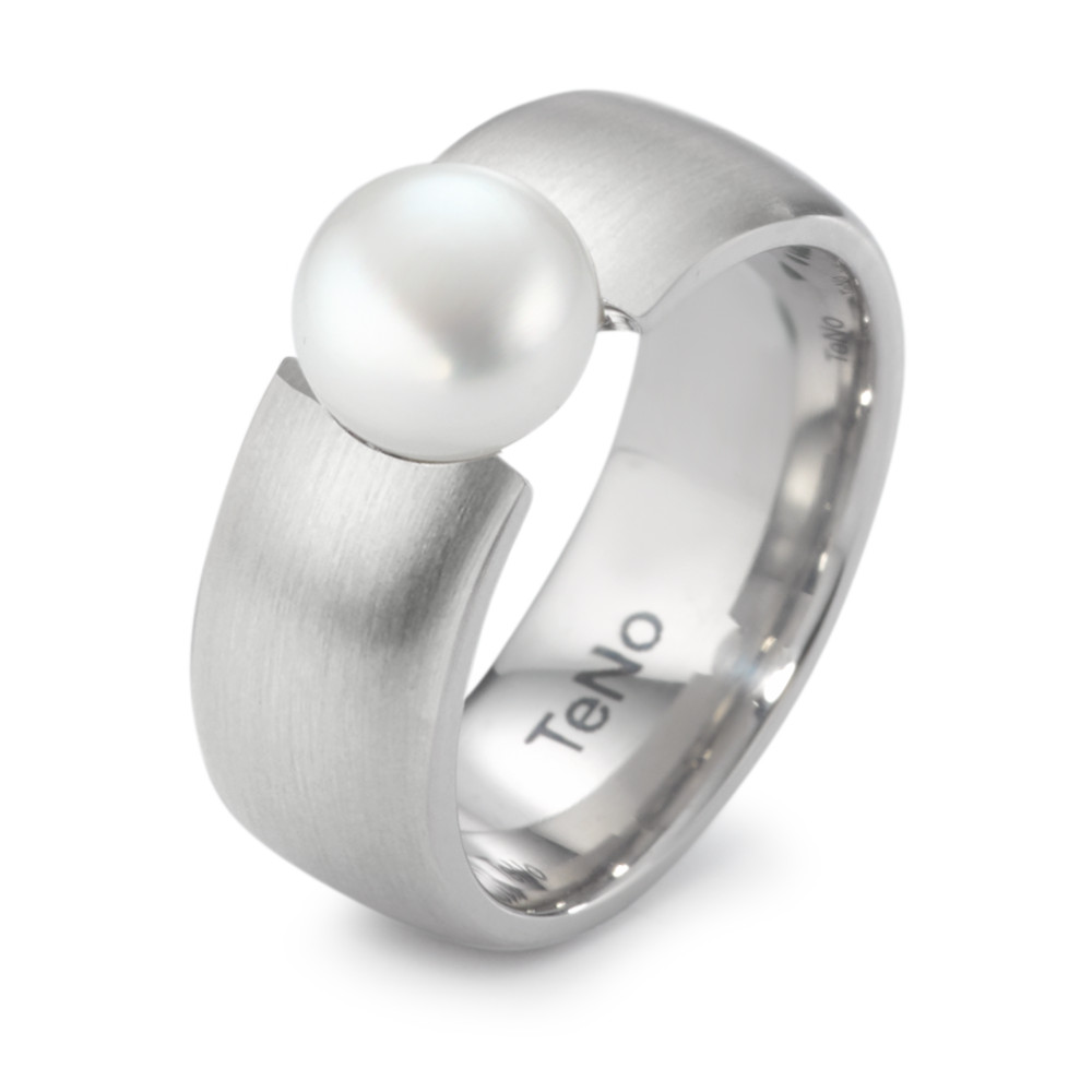Fingerring Eleganter Damenring aus hochwertigem Edelstahl mit einer strahlenden Süßwasserzuchtperle als Highlight. Das moderne Design kombiniert zeitlose Schönheit und langlebige Qualität, ideal für jeden Anlass. Ein stilvolles Accessoire, das dezent glänzt und jeden Look veredelt. 069.26PW01.XX