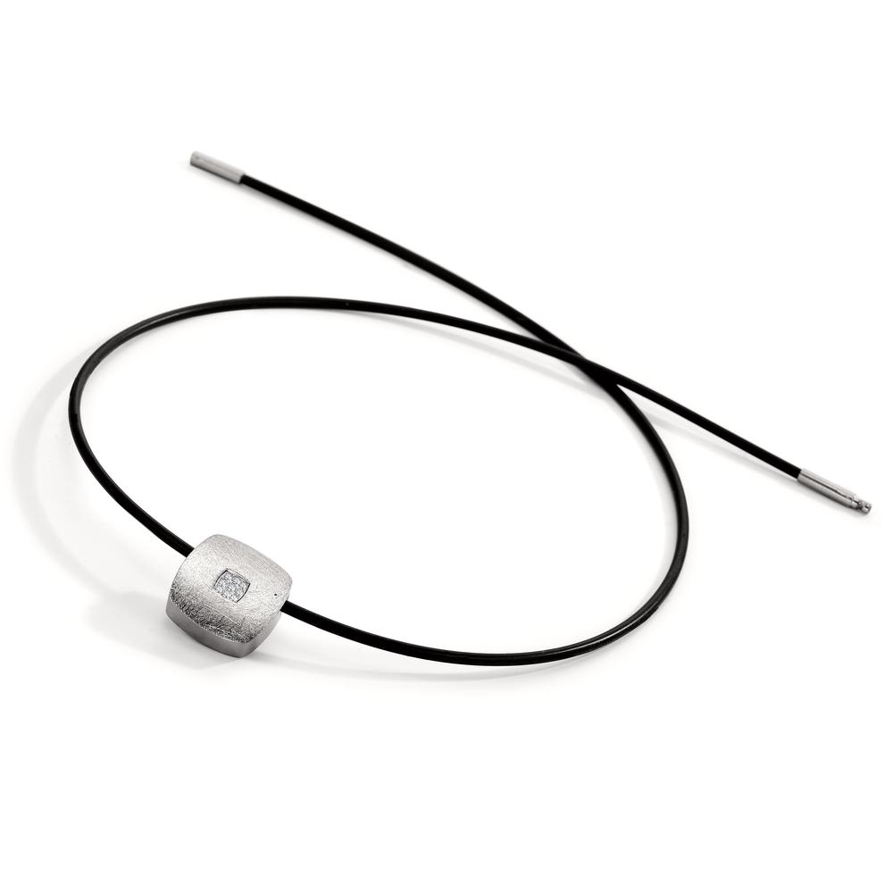 Collier Elegantes Damen-Collier aus hochwertigem Edelstahl und schwarzem Kautschuk. Der edle Anhänger besticht durch eine fein strukturierte Oberfläche und ist mit funkelnden Diamanten verziert. Ein modernes Schmuckstück, das Stil und zeitlose Eleganz vereint. 349.79P01