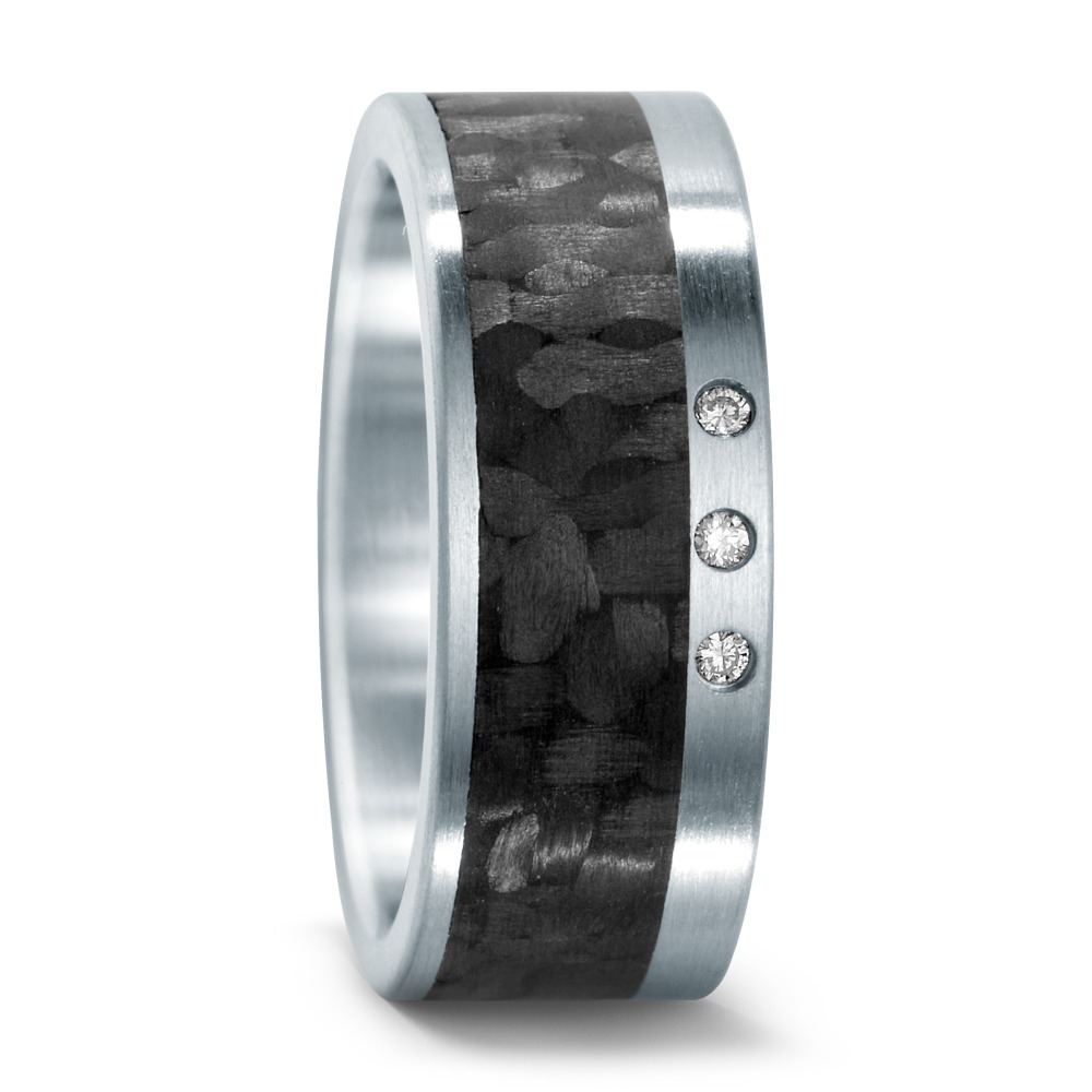 Partnerring Gönnen Sie sich etwas Besonderes mit diesem wunderschönen Ring für Damen aus Edelstahl. Carbon ist mit einer atemberaubenden Kombination aus drei W-SI-Diamanten von je 0,03 ct und einem Gesamtgewicht von 0,09 ct verschmolzen. Dieser Ring hat eine Breite von 8 mm und ist mattiert für einen einzigartigen Look. Mit Präzision in Deutschland gefertigt, wird dieser Ring sicher zu einem zeitlosen Schmuckstück. 59658/003/003/1060
