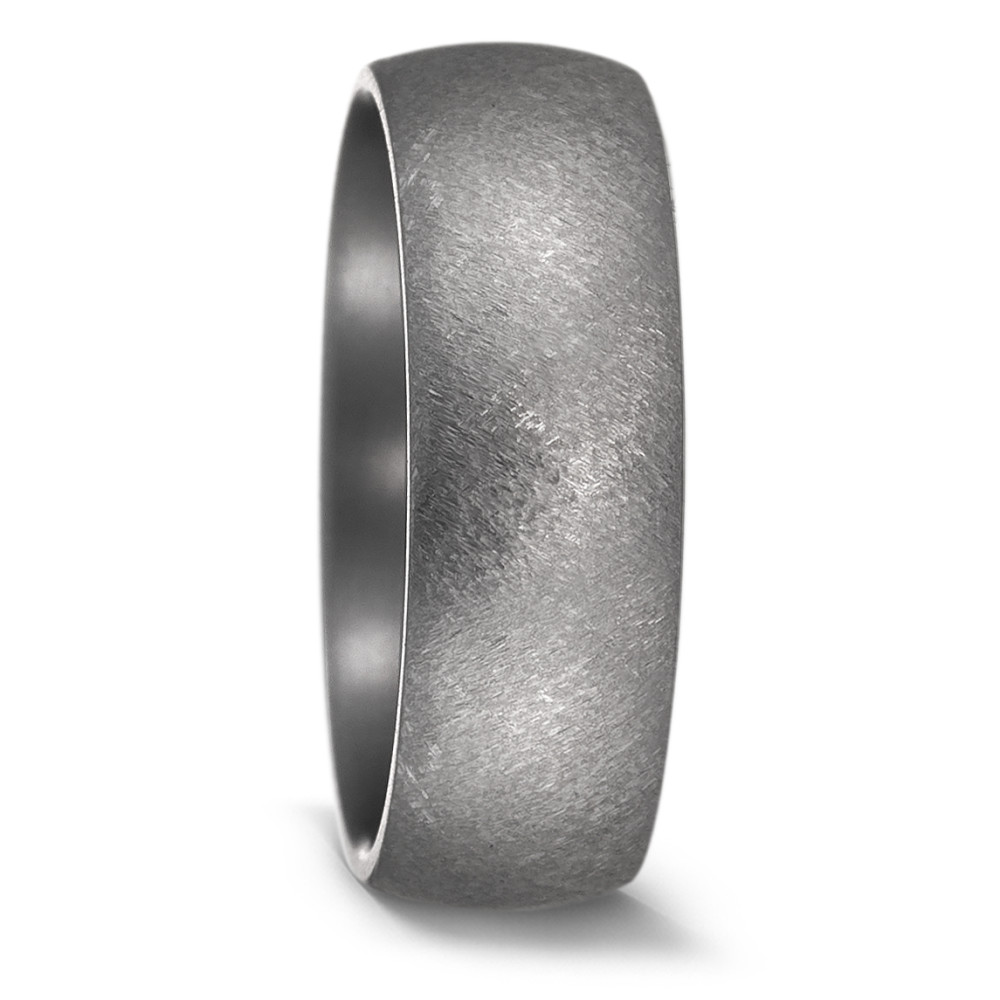 Partnerring Geschaffen für die Ewigkeit – stark, beständig und kostbar! Tantal ist ein äusserst selten vorkommendes, grafitgraues und extrem hartes Metall. Partner- und Trauringe aus Tantal sind ideal für alle Individualisten und kreative Paare, für die Platin und Gold einfach zu gewöhnlich sind. Die dunkleren Tantalringe lassen Diamanten und alle Goldtöne besonders schön strahlen. 59648/005/000/X000