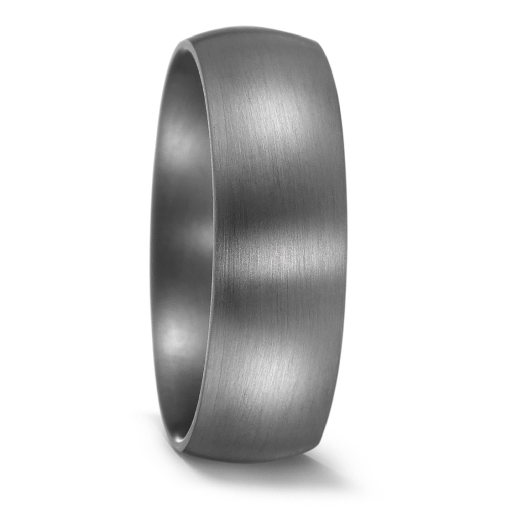 Partnerring Geschaffen für die Ewigkeit - stark, beständig und kostbar! Tantal ist ein äusserst selten vorkommendes, grafitgraues und extrem hartes Metall. Partner- und Trauringe aus Tantal sind ideal für alle Individualisten und kreative Paare, für die Platin und Gold einfach zu gewöhnlich sind. Die dunkleren Tantalringe lassen Diamanten und alle Goldtöne besonders schön strahlen. 59614/003/000/X000