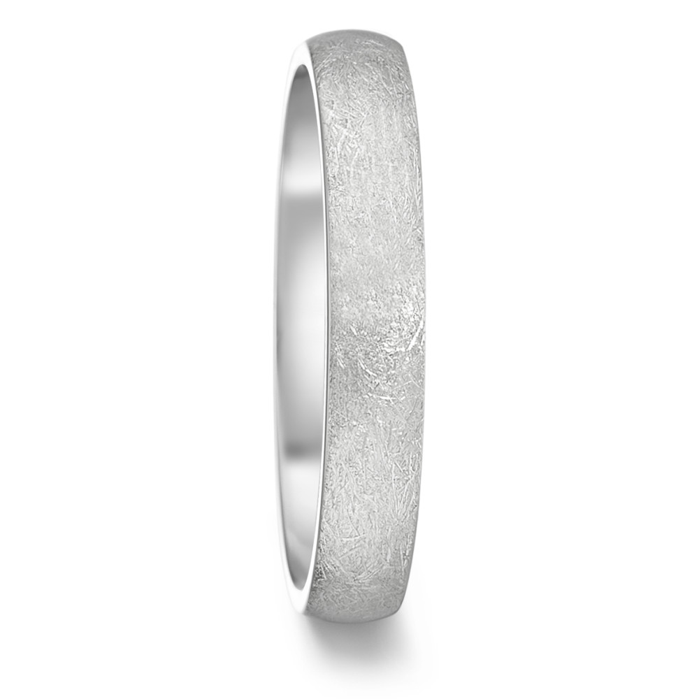 Partnerring Der Tamor Ring von TeNo eignet sich perfekt für Puristen, die das Wesentliche schätzen. Mit seiner schlanken 4 mm Ringschiene und dem Comfort Fit bietet er angenehmen und hohen Tragekomfort. Der eismattierte Edelstahlring ist ein elegantes Schmuckstück, das durch sorgfältige Handwerkskunst und das besondere Eismatt-Finish zu einem unverwechselbaren Unikat wird. Das Finish ist nicht nur ansprechend, sondern auch widerstandsfähiger gegen Abnutzungserscheinungen im Vergleich zu mattierten Ringen. 369.6000.XX