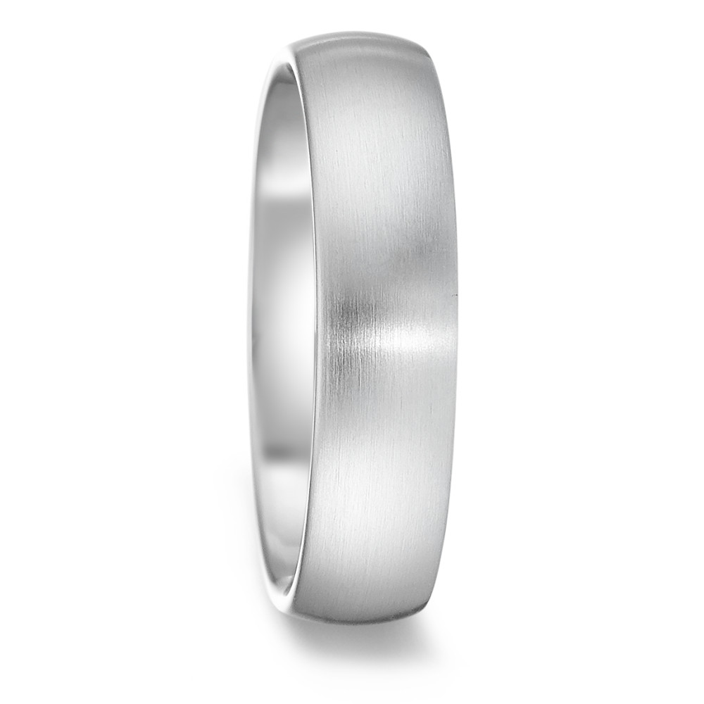 Partnerring Verleihen Sie Ihrem Look einen Hauch von Glanz mit diesem zeitlosen Freundschaftsring aus mattiertem Edelstahl. Die klassische Breite von 5 mm macht ihn perfekt für das tägliche Tragen. Jeder Ring wird sorgfältig unter Berücksichtigung höchster Standards gefertigt, sodass Sie sicher sein können, dass Ihr Stück Made in Germany ist. 069.6200.XX