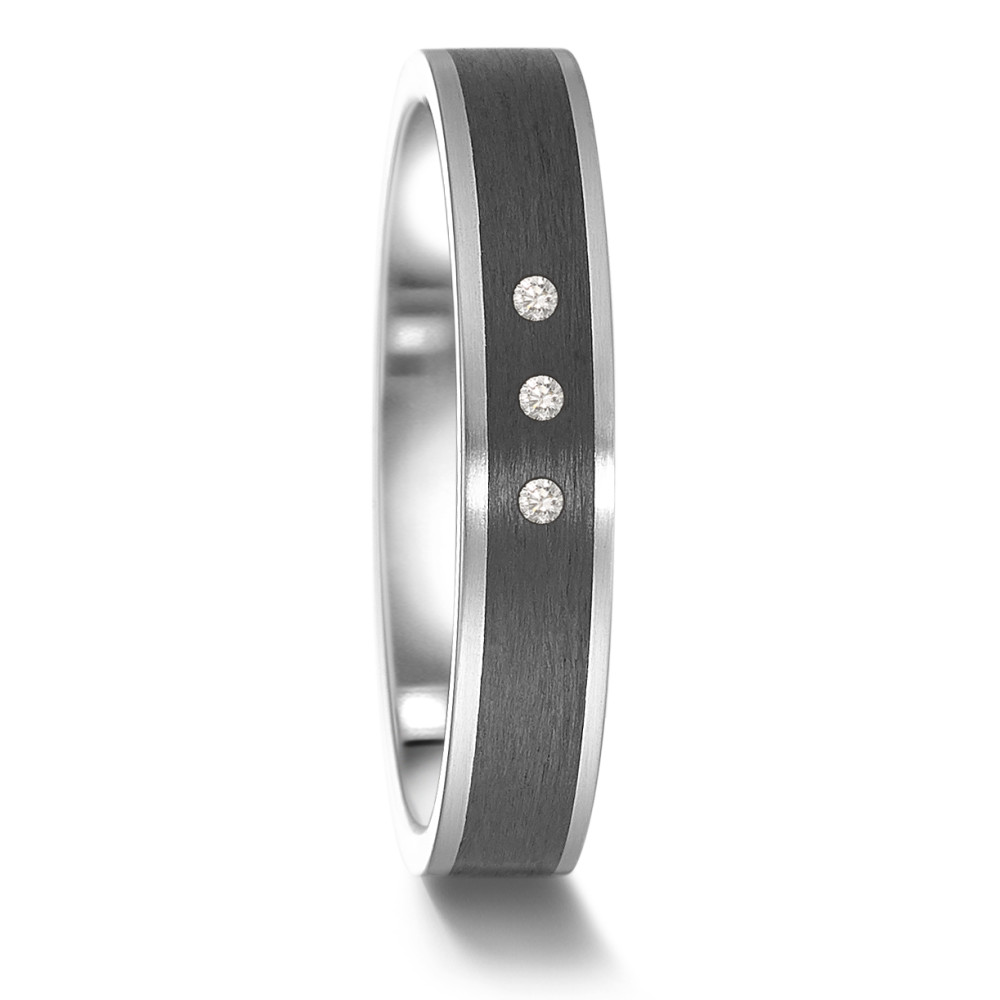 Partnerring Dieser TeNo Partner- und Ehering aus Edelstahl, Carbon und drei funkelnden Diamanten symbolisiert die Verbundenheit und Liebe zwischen zwei Menschen und verkörpert Stärke und Beständigkeit, die an das Fundament jeder Beziehung erinnern. Hergestellt in deutscher Manufaktur ist er beliebt als Trauring oder als Symbol der Partnerschaft. Dieser Ring begeistert mit seinem zeitlosen Design und aussergewöhnlicher Qualität. 063.61S01.XX