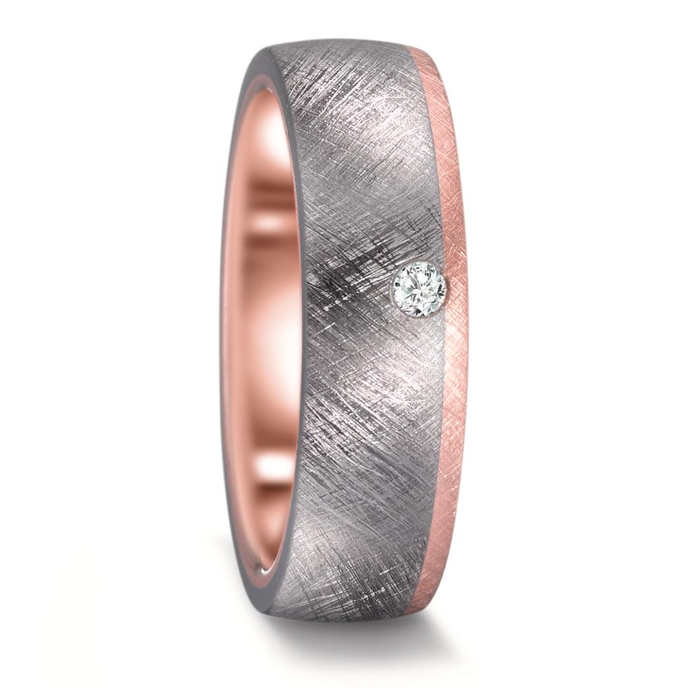 Partnerring Diese modernen und zeitlosen Trauringe & Eheringe aus Tantal mit Roségold aus der TeNo Avantgarde Kollektion werden in deutscher Manufaktur von Hand gefertigt. Der passende Damenring ist zusätzlich mit Diamanten besetzt. Tantal hat echten Seltenheitswert, es ist äußerst robust und schmilzt erst bei 3.000 °C. Die mystisch dunkle Tantal-Farbe entfaltet zusammen mit Roségold einen faszinierenden Reiz und ist sowohl bei Frauen wie auch bei Männer sehr beliebt. 59641/007/003/X545