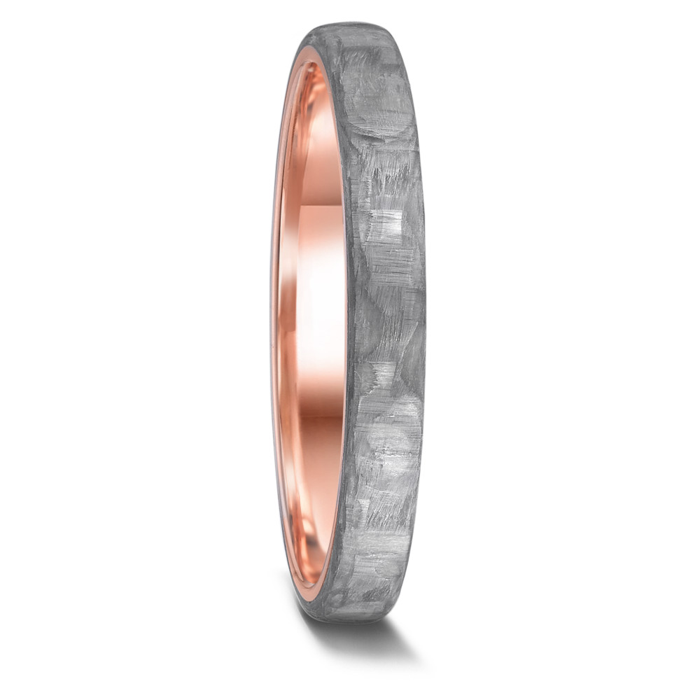 Partnerring TeNo Love Rings sind besonders ausgefallene Partnerringe und Trauringe. Durch das schlichte und zeitlose Design sind diese Manufaktur-Ringe für einen modernen Lifestyle wie geschaffen. Beim Modell ECSTATIC wird die massiv goldene Ringschiene mit dem elegantem Grey Carbon fest ummantelt. Zur Auswahl stehen fünf Ringbreiten in 3, 4, 5 und 6 mm sowie über 500 Diamant Varianten. 52658/001/000/N579