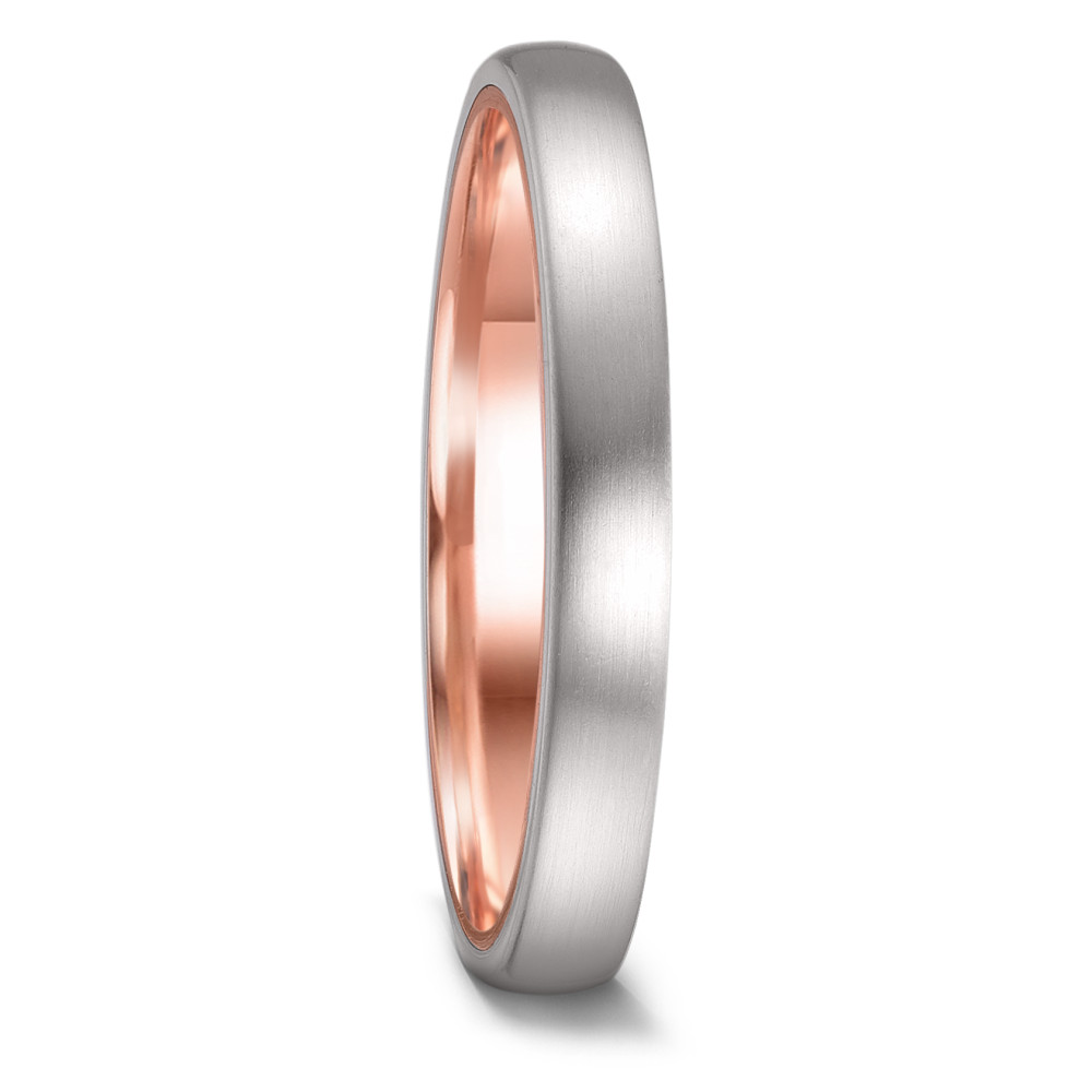 Partnerring Die TeNo Love Rings Linie PLATONIC ist so vielfältig wie die Liebe in all ihren Facetten. Trauringe und Partnerringe voller Emotionen made in Germany und gemacht für solide Verbindungen. Eine massiv goldene Ringschiene wird hier von mattiertem und antiallergenem Edelstahl fest ummantelt. Zur Auswahl stehen fünf Ringbreiten in 3, 4, 5 und 6 mm sowie über 500 Diamant Varianten. 52658/001/000/1503