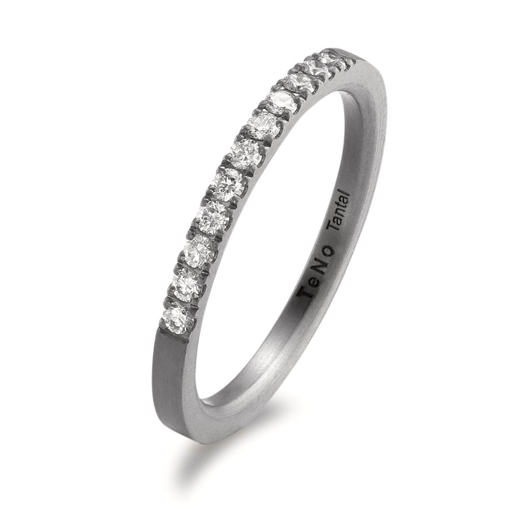 Memory Ring Eleganter Damen Memory Ring aus Tantal, veredelt mit funkelnden Diamanten. Das robuste, graue Tantal verleiht dem Ring eine moderne Note, während die Diamantreihe zeitlose Eleganz und Glanz garantiert. Perfekt für besondere Anlässe oder als tägliches Schmuckstück.