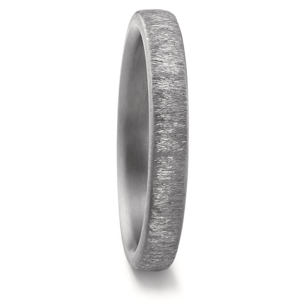 Partnerring Geschaffen für die Ewigkeit – stark, beständig und kostbar! Tantal ist ein äusserst selten vorkommendes, grafitgraues und extrem hartes Metall. Partner- und Trauringe aus Tantal sind ideal für alle Individualisten und kreative Paare, für die Platin und Gold einfach zu gewöhnlich sind. Die dunkleren Tantalringe lassen Diamanten und alle Goldtöne besonders schön strahlen. 59697/008/000/X000