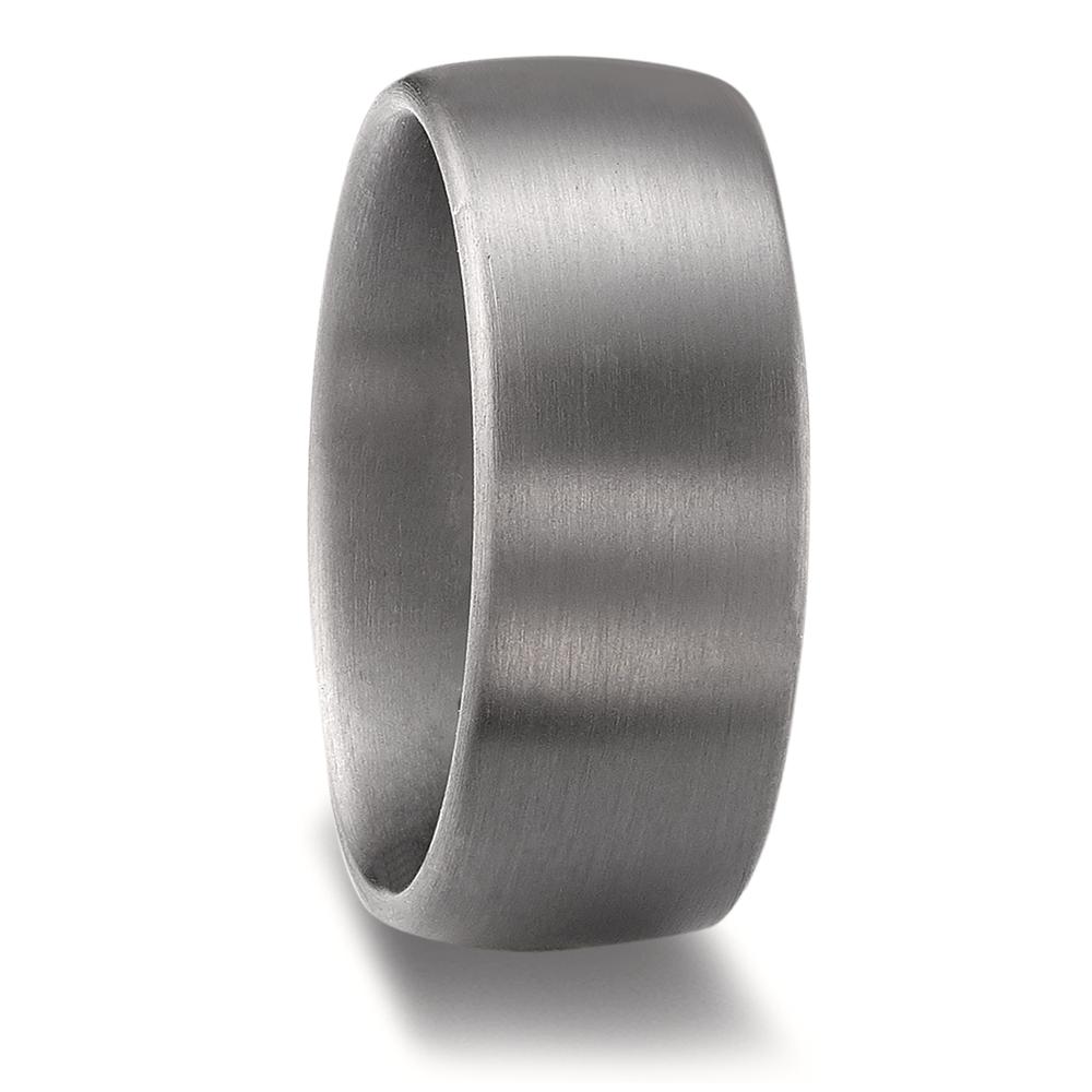 Partnerring Moderner Partnerring aus 999er Tantal – robust, langlebig und hautfreundlich. Das mattierte Design verleiht dem Ring eine zeitlose Eleganz. Perfekt für Paare, die Wert auf schlichten, aber hochwertigen Schmuck legen. Ein Symbol für Beständigkeit und Verbundenheit.