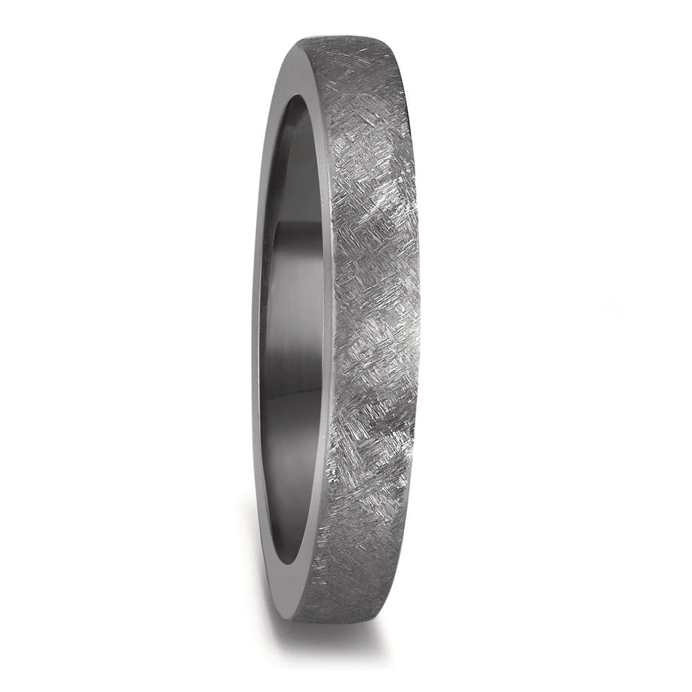 Partnerring Geschaffen für die Ewigkeit – stark, beständig und kostbar! Tantal ist ein äusserst selten vorkommendes, grafitgraues und extrem hartes Metall. Partner- und Trauringe aus Tantal sind ideal für alle Individualisten und kreative Paare, für die Platin und Gold einfach zu gewöhnlich sind. Die dunkleren Tantalringe lassen Diamanten und alle Goldtöne besonders schön strahlen. 52673/023/000/X000