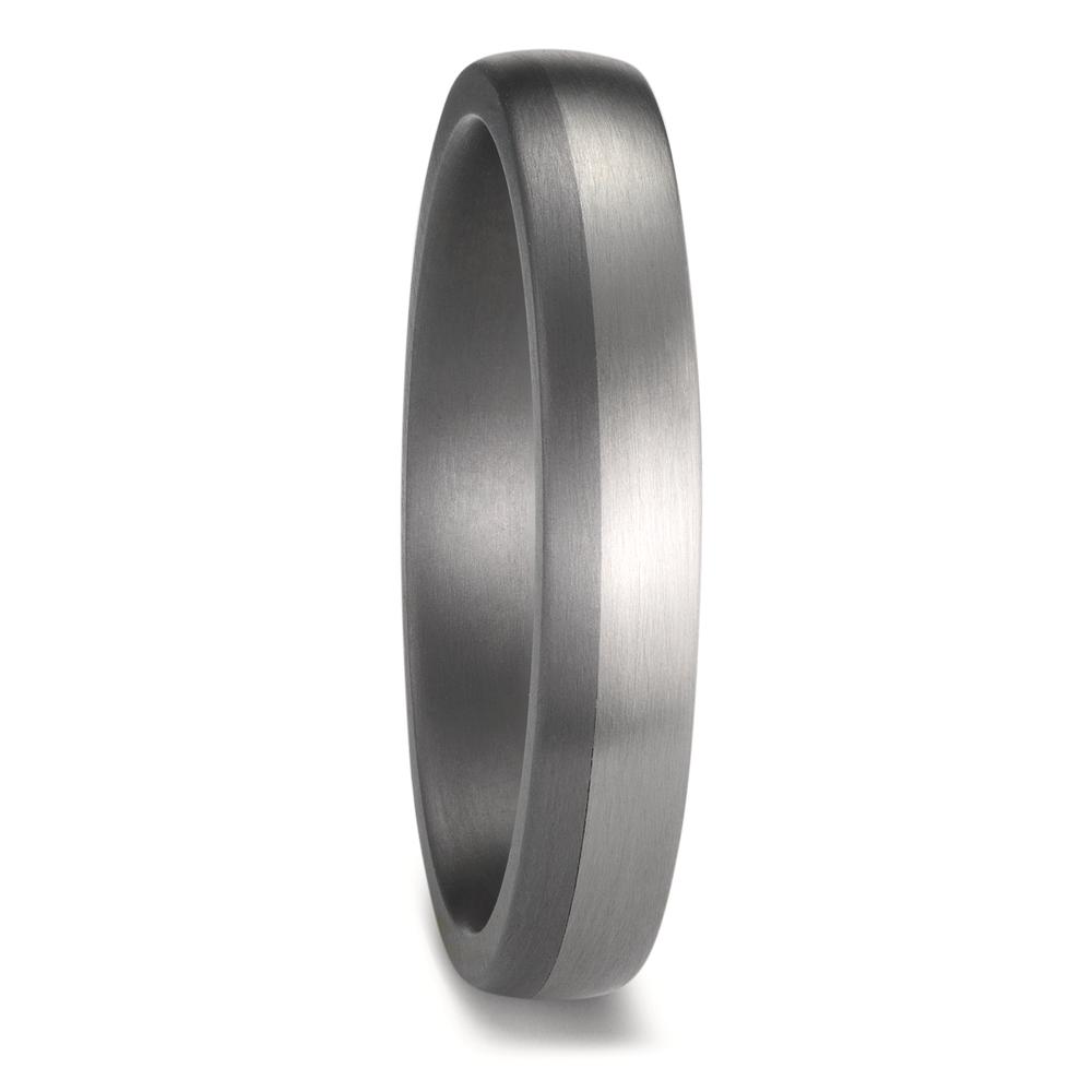 Partnerring Bei diesen Tantal-Eheringen steht individuelles Design im Mittelpunkt. Das exklusive Eheringpaar wird aus schiefergrauem Tantal mit Platin 600 in deutscher Manufaktur handgefertigt. Tantal, das seltener als Gold ist, fühlt sich angenehm auf der Haut an, ist antiallergen und sehr robust. Das dunklere Tantalum gehört zu den härtesten Metallen, die bei der Herstellung für Trau- und Eheringe verarbeitet werden können und erzeugt mit Diamanten, Gold und Platin tolle Effekte und wunderschöne Lichtspiele. 59175/002/000/XY00