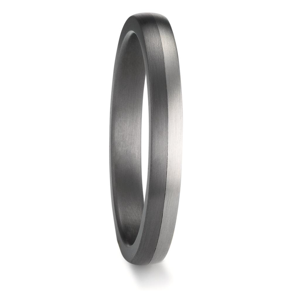 Partnerring TeNo Avantgarde Ringe aus Tantal mit Platin überzeugen durch hohen Tragekomfort. Bei gleichzeitig schlichter Form in zeitloser Eleganz umschmeicheln sie das Auge und verwöhnen den Tastsinn. Die Ringe werden in deutscher Manufaktur aus 999 Tantal und Platin 600 in Handarbeit gefertigt. Beide Metalle sind seltener als Gold und fühlen sich angenehm auf der Haut an. Der schiefergraue wärmere Farbton des Tantals bereichert das eher kühlere und hellere Platin und hat etwas Faszinierendes, verführerisch Dunkles und ist sowohl bei Frauen wie auch bei Männer sehr beliebt. 59179/002/000/XY00