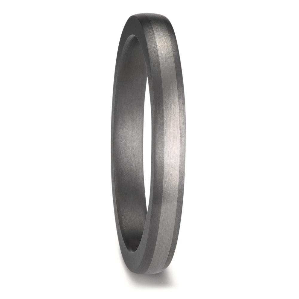 Partnerring Diese in deutscher Manufaktur gefertigten TeNo Avantgarde Ringe sind aus Tantal und Platin 600 geschmiedet. Tantal, auch bekannt als Tantalum, hat eine geheimnisvolle dunkelgraue Tonalität und gehört zu den seltensten Materialien der Welt. Kombiniert mit dem Edelmetall Platin bestechen diese besonderen Trauringe durch ihre Schönheit und die außergewöhnliche Robustheit beider Metalle. Tantal, Platin und Diamanten erzeugen zusammen tolle Effekte, die sowohl bei Frauen und Männern sehr beliebt sind. 59180/002/000/XY00